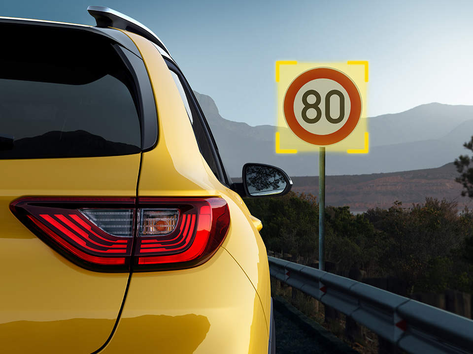 The new Kia Stonic Intelligent Speed Limit Warning 
