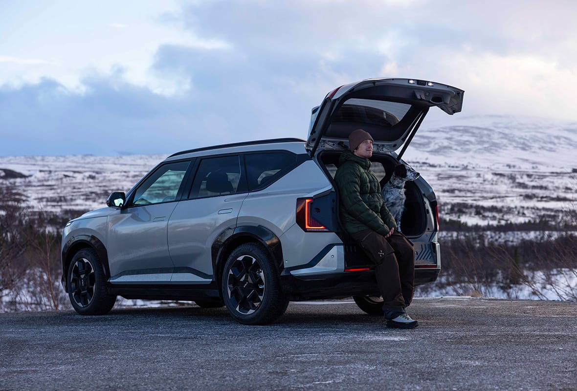 EV5 i vinterlandskap