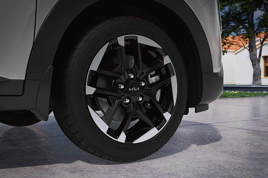 17-Inch Crystal cut dual tone alloy wheel