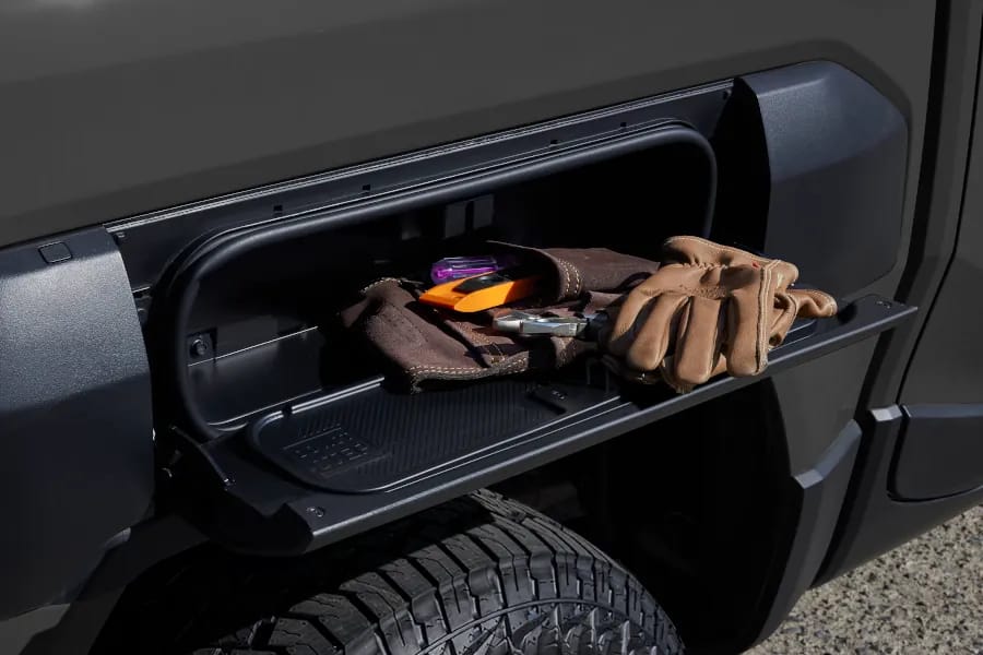 Rear fender flare storage