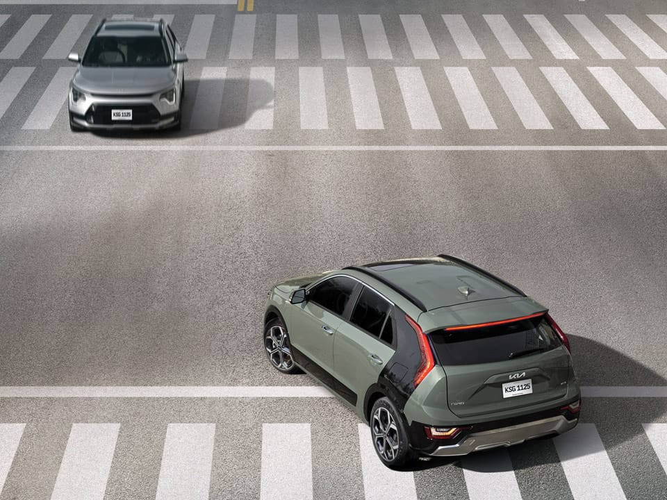  Asistente de evasión de colisión frontal (FCA) / Vehículos, Peatones y Ciclistas