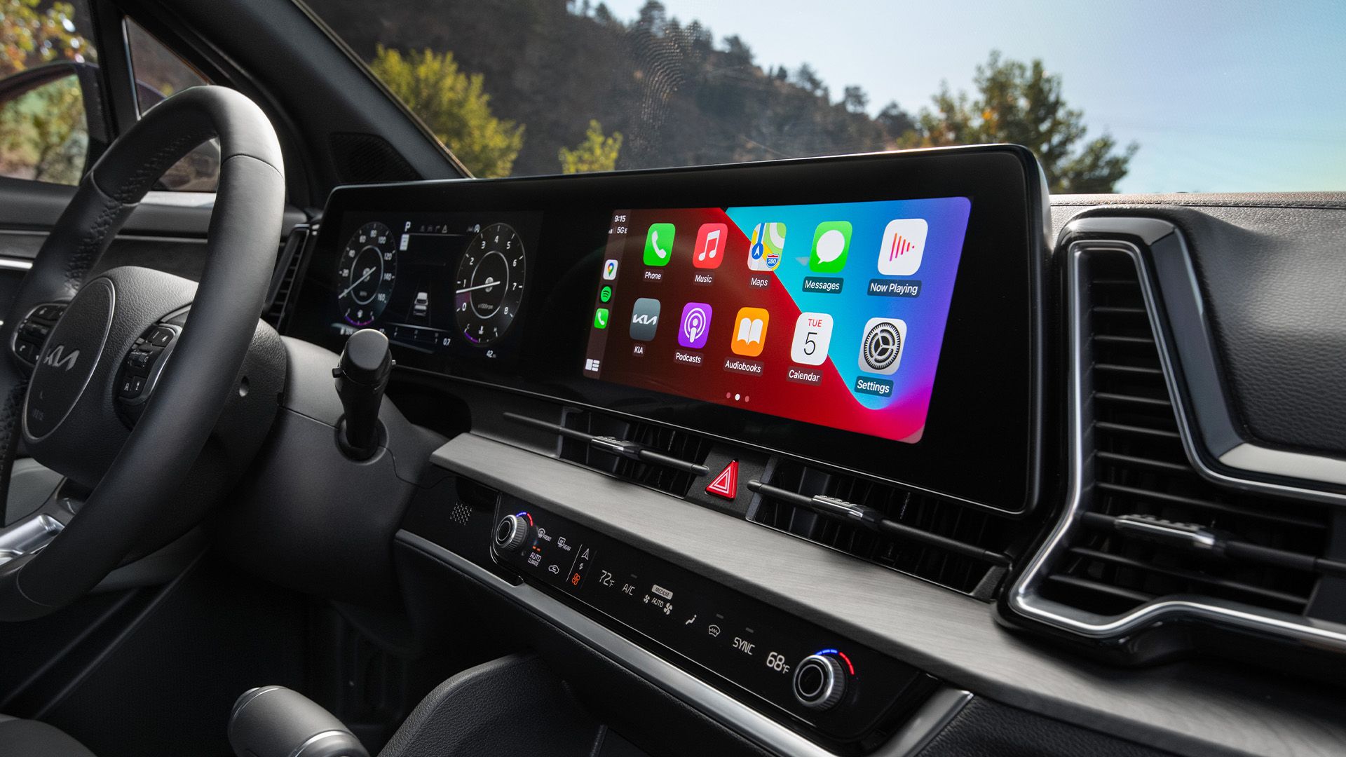 عرض أمامي لشاشة الوسط مع تفعيل وضع عرض الهاتف