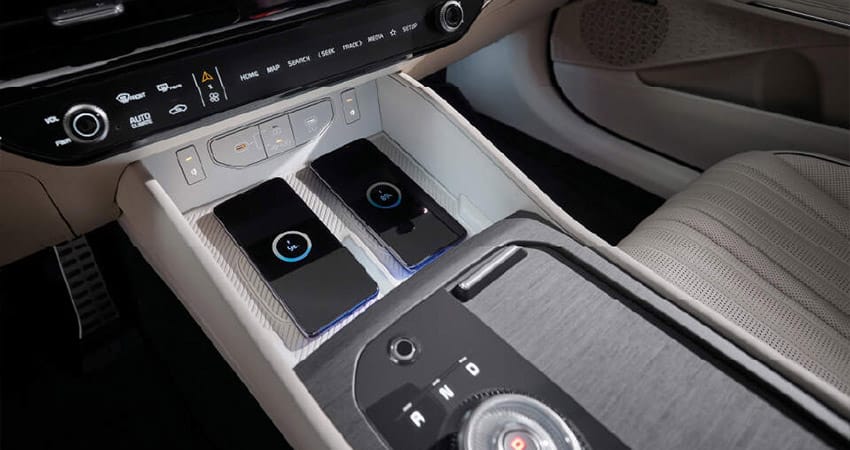 نظام شحن لاسلكي مزدوج للهواتف الذكية