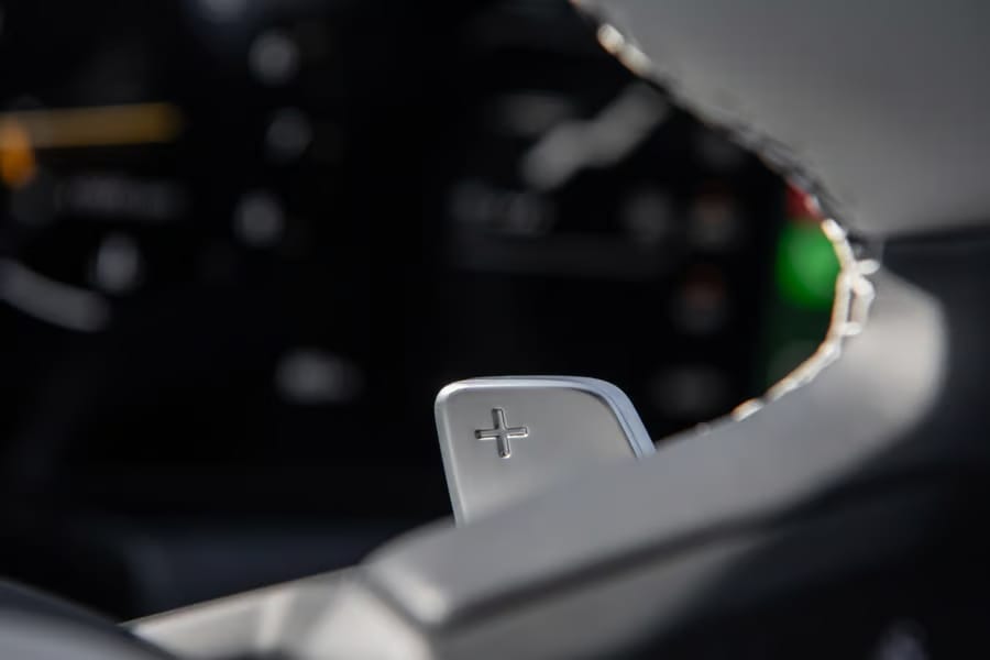 Paletas de cambios y pedales deportivos