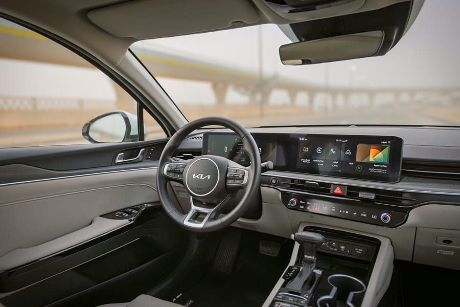 Integrated Display 12.3"TFT LCD (Cluster) & Head Up Display 