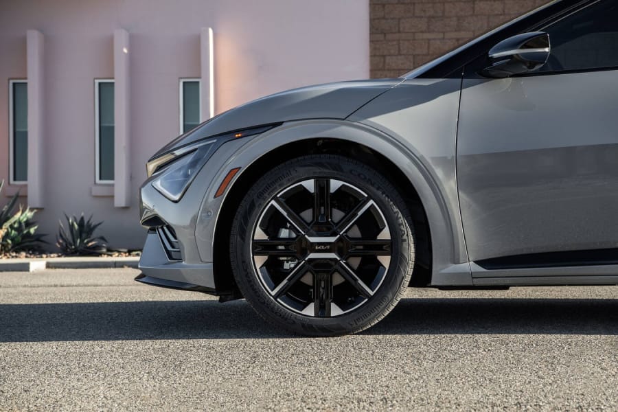 19-inch aerodynamic wheel