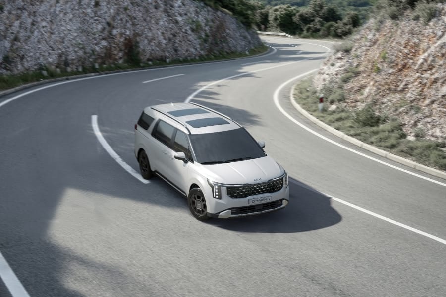The new Kia Carnival HEV​