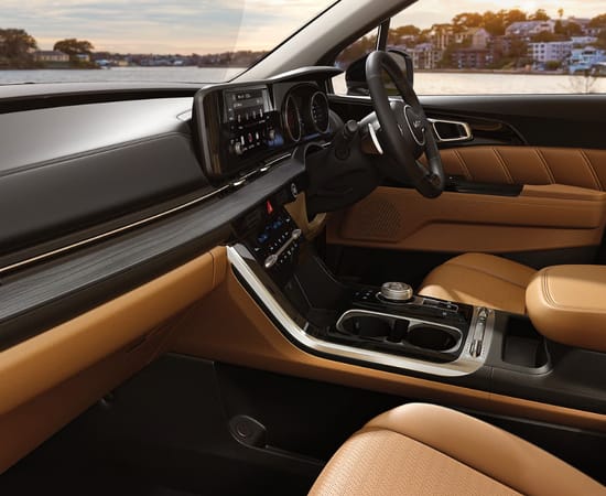 Carnival รถ MPV รถยนต์ครอบครัว 7 ที่นั่ง และ รถ 11 ที่นั่ง