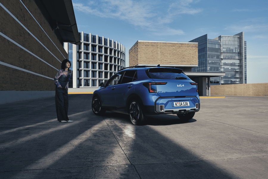 Akıcı hatların arkasında güçlü bir duruş saklı