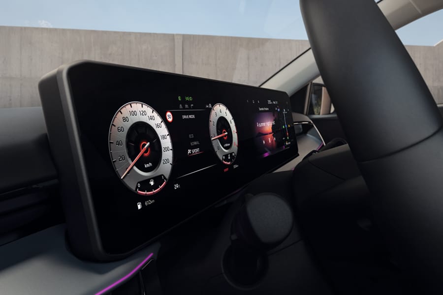 雙12.3吋全景顯示螢幕