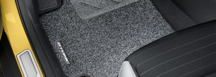 Килимки салону текстильні (білий шрифт, RHD)	