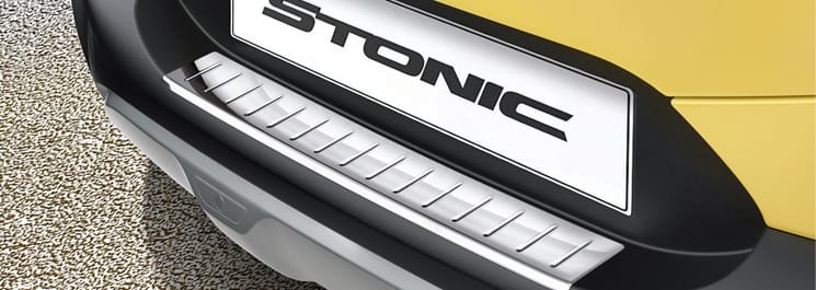 Накладка на задній бампер (глянцева)	