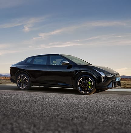 The Kia EV4 GT 측면 디자인