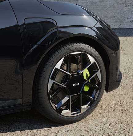 20인치 GT 전용 휠, 네온 컬러 브레이크 캘리퍼