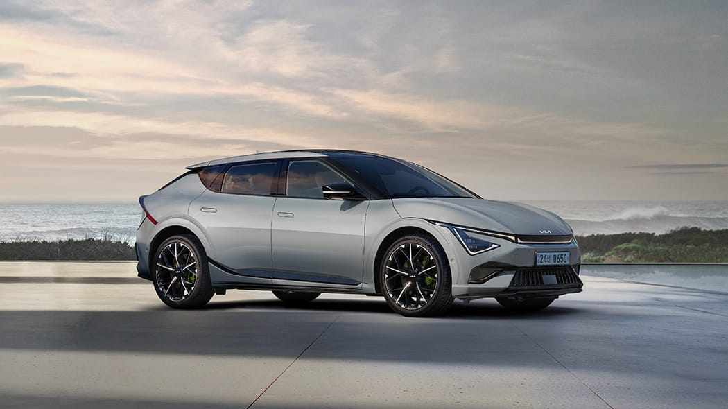 https://www.kia.com/content/dam/kwp/kr/ko/vehicles/ev6-gt/25pe/gallery/image/asset/ev6-gt_gallery_image_front.jpg