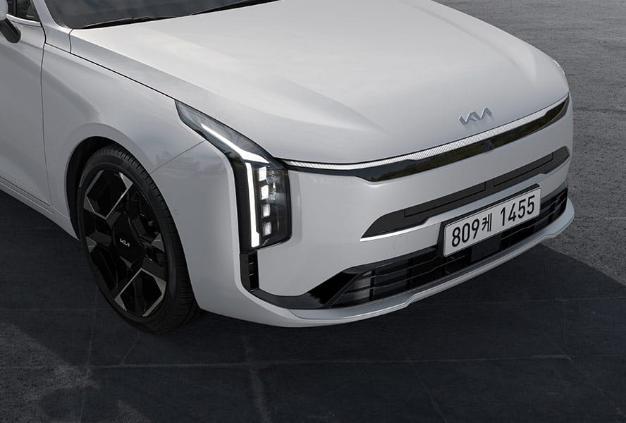 기아 K8 전면 디자인