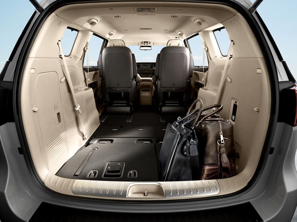 Kia carnival размер багажника