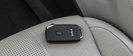 2022 Kia Forte SmartKey shows Push Button Start and Remote Start features