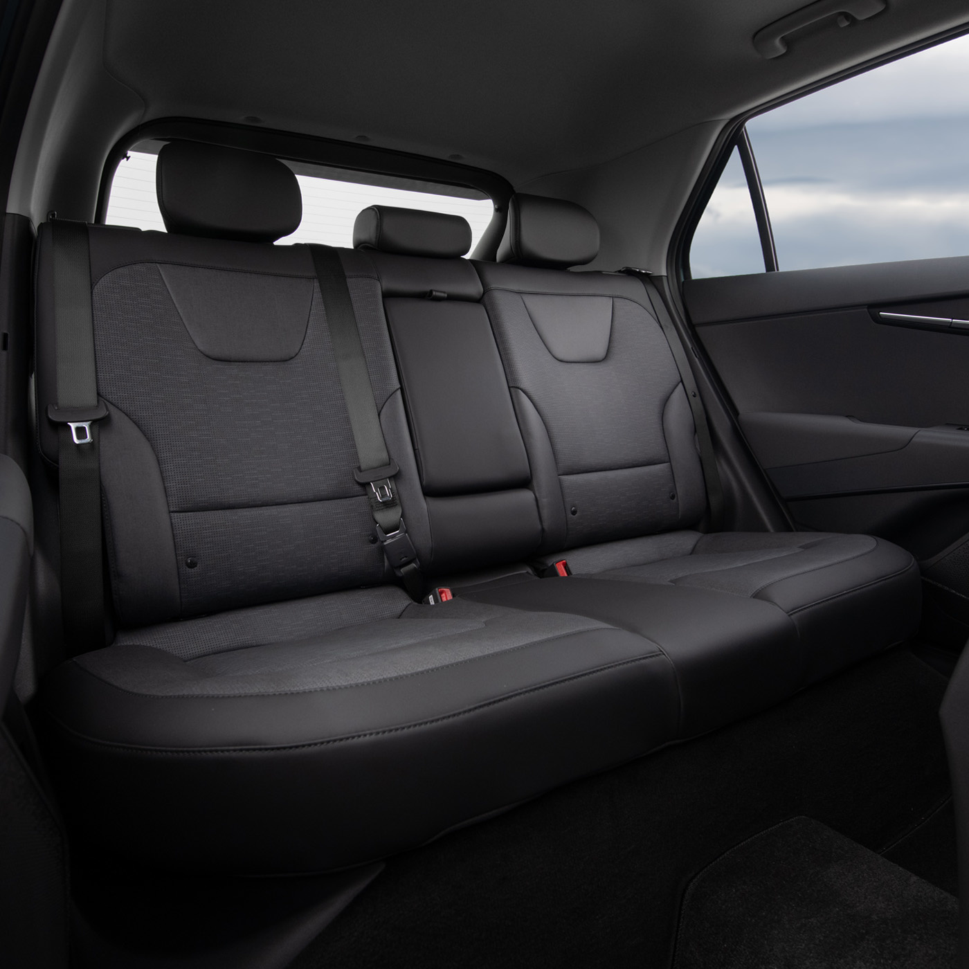 Amplio espacio para las piernas del interior del Kia Niro Plug-In Hybrid 2023