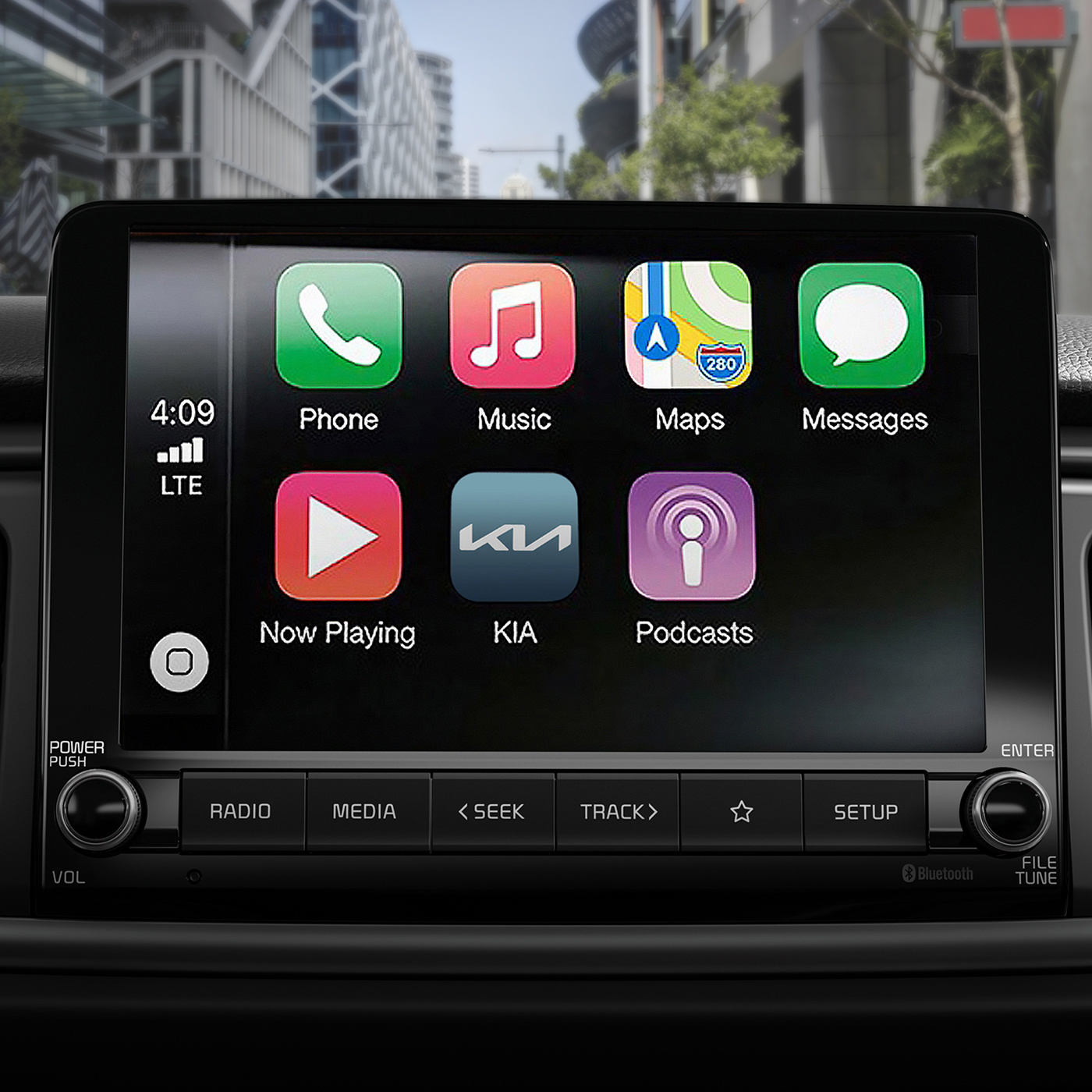 Monitor de infoentretenimiento con conectividad con Apple CarPlay® en el Kia Rio 2023 de 5 puertas