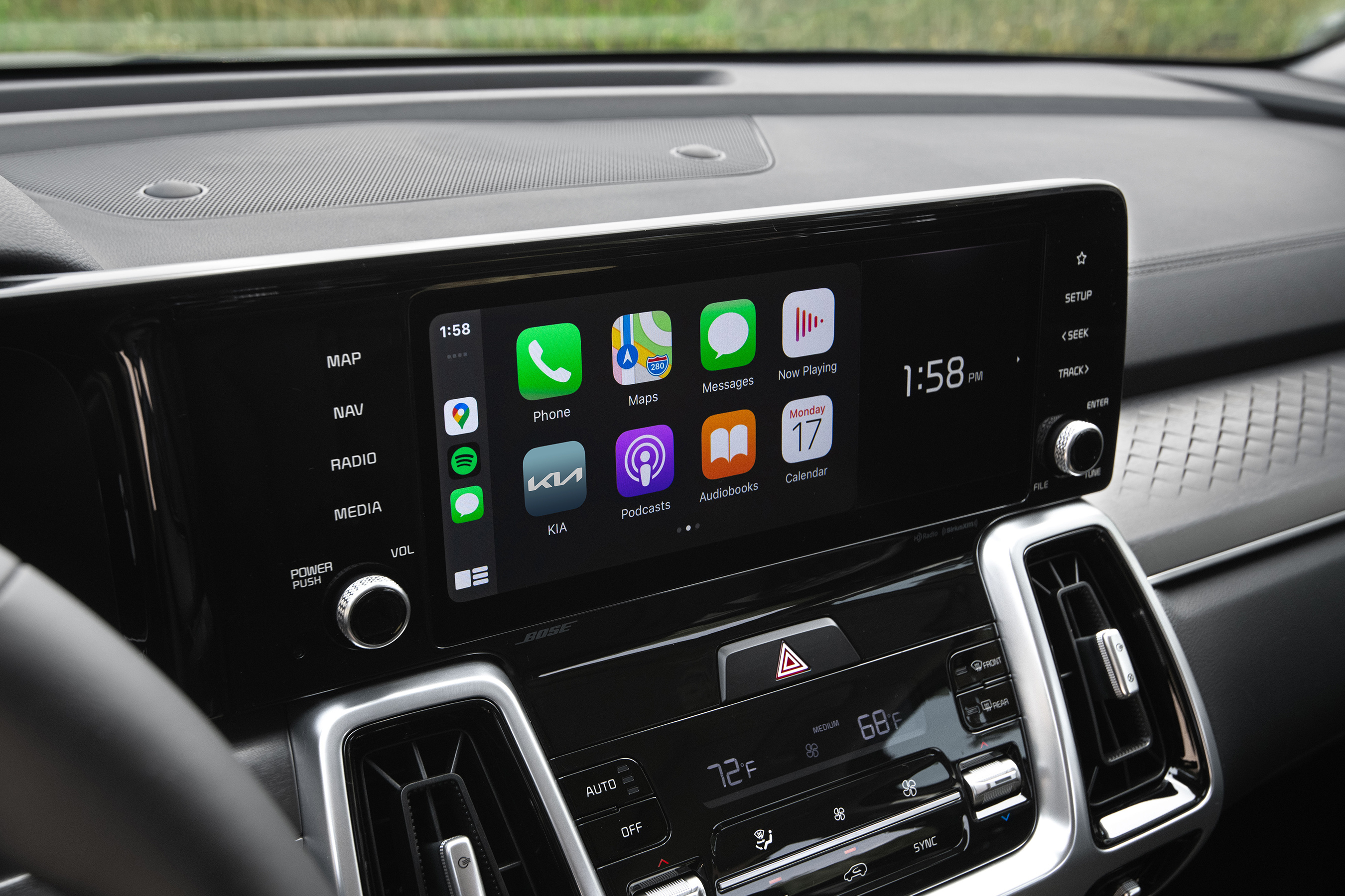 Sorento Infotainment System with apps on screen