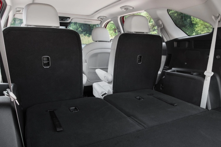 2022 Kia Sorento Hybrid Interior 50/50 Split-Folding Third-Row Seats