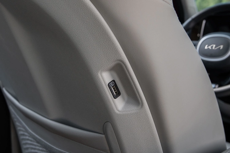 2024 Kia Sorento Hybrid USB Port For Second Row Passengers Close-Up