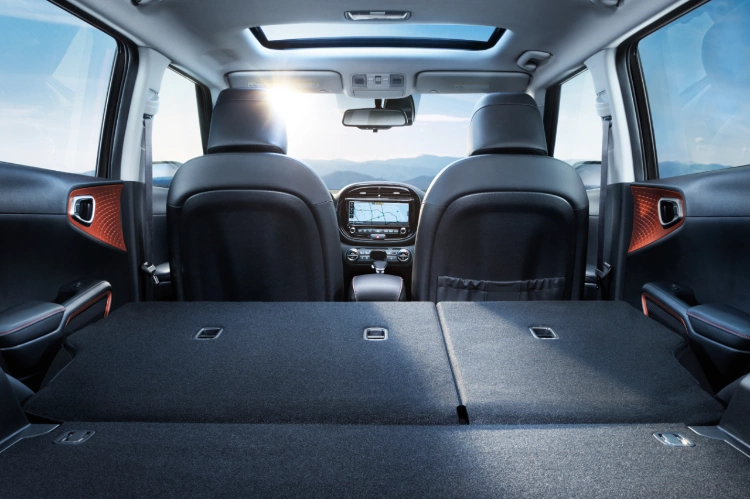 2022 Kia Soul Interior 60/40 Split-Folding Rear Seats And Sunroof