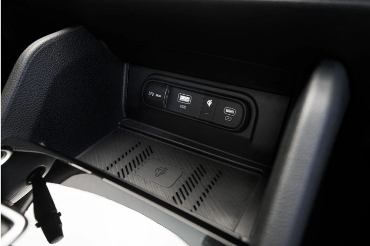 2023 Kia Sportage Interior Wireless Charging