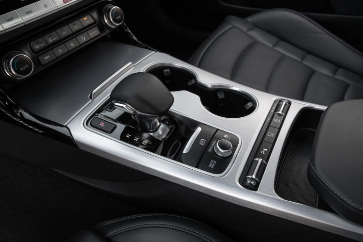 2023 Kia Stinger Interior Gear Shift Selector Close-Up