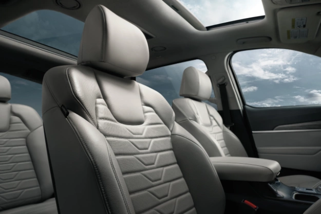 2022 Kia Telluride Interior Reclining Dual Captain Seats Side View