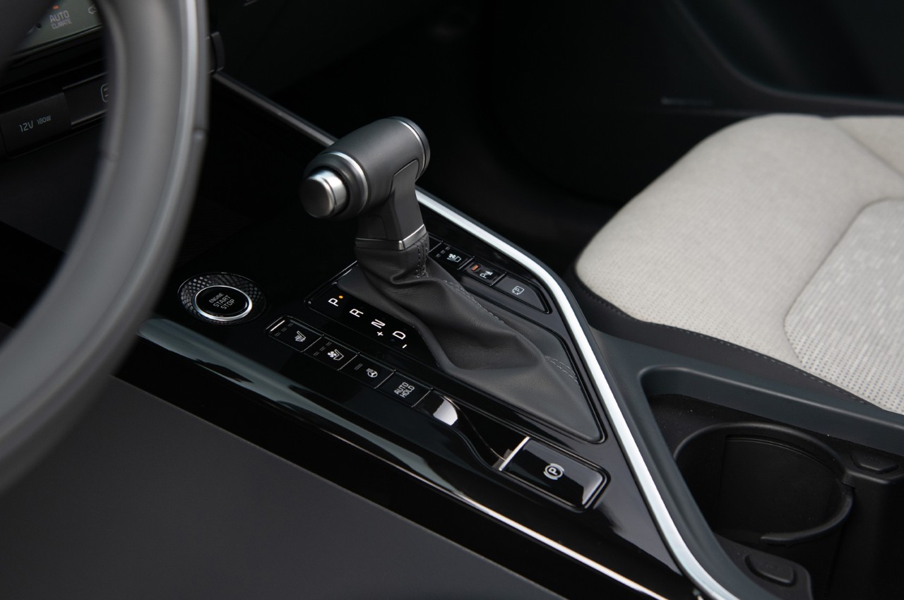 2023 Kia Niro Hybrid Interior Gear Selector