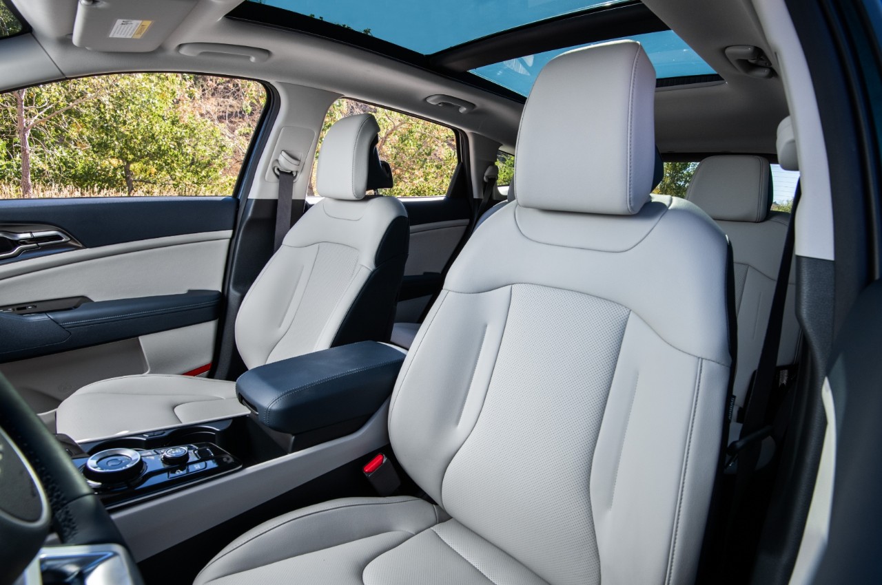 2023 Kia Sportage Hybrid Interior With Dual Panoramic Connectivity Displays