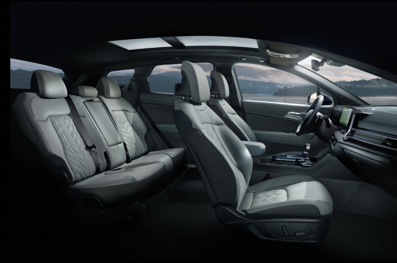 2023 Kia Sportage Interior Spacious Seating And Panoramic Sunroof